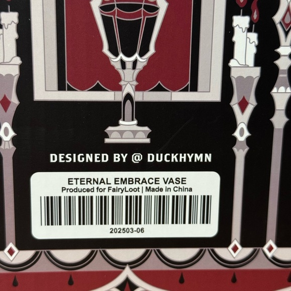 Fairyloot Eternal Embrace Book Vase | Acrylic - Picture 4 of 7